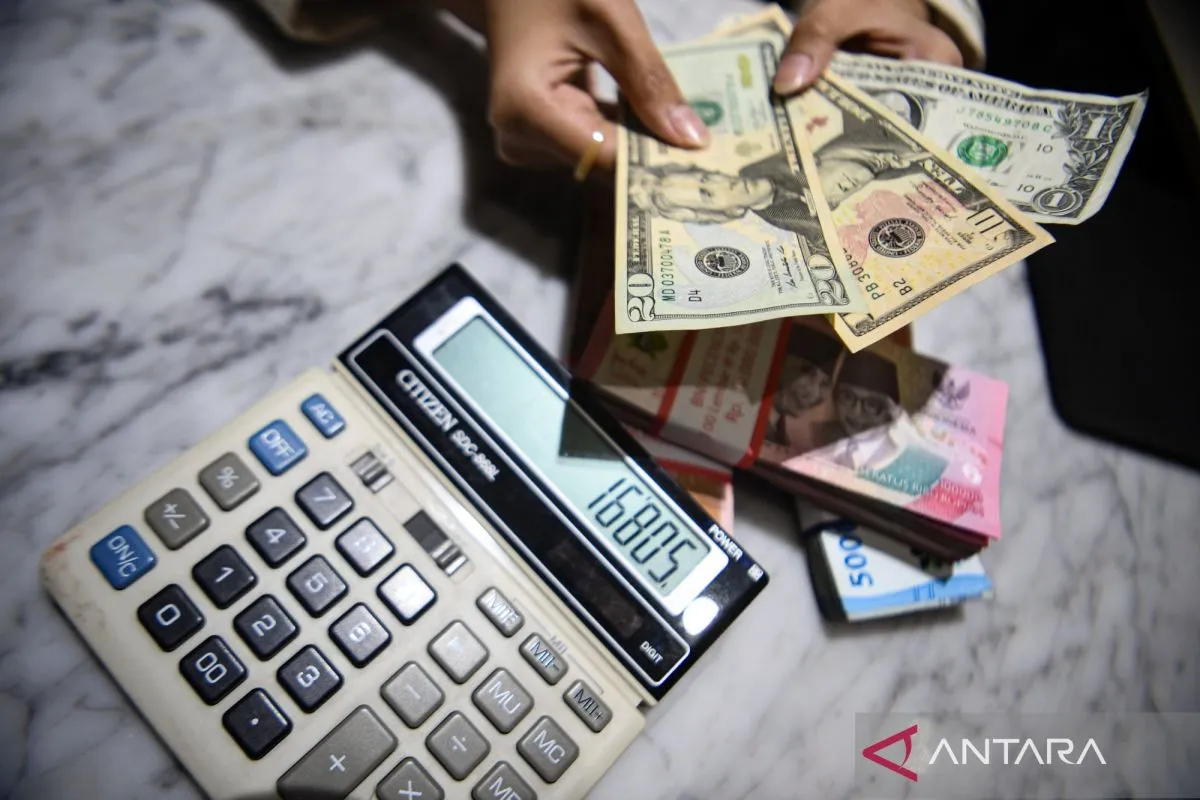 Ekonom: Penguatan rupiah bisa ke Rp17.500 seiring naiknya kepercayaan